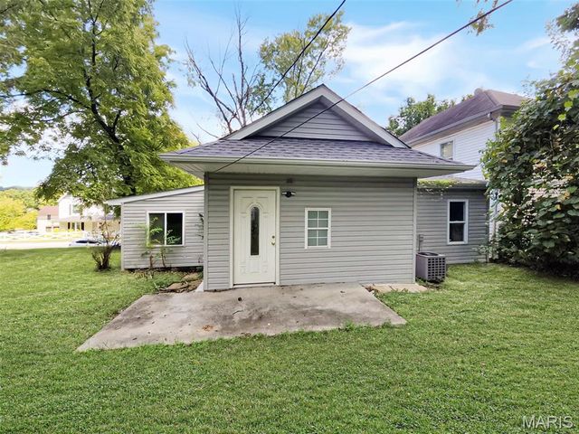 806 N 2nd Street, De Soto, MO 63020
