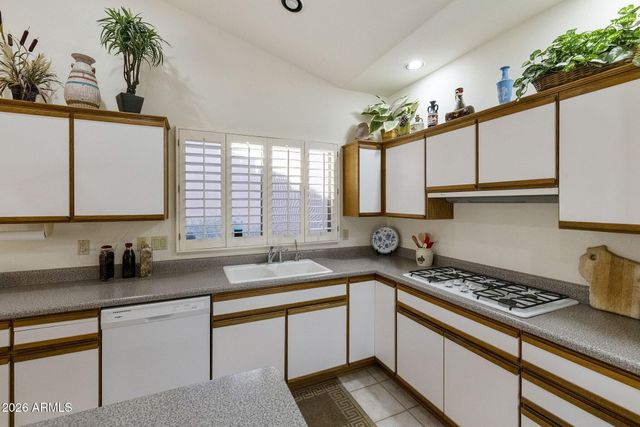 9510 E SUNRIDGE Drive, Sun Lakes, AZ 85248