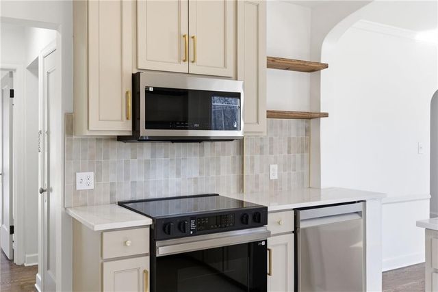 247 E 74th Terrace, Kansas City, MO 64114