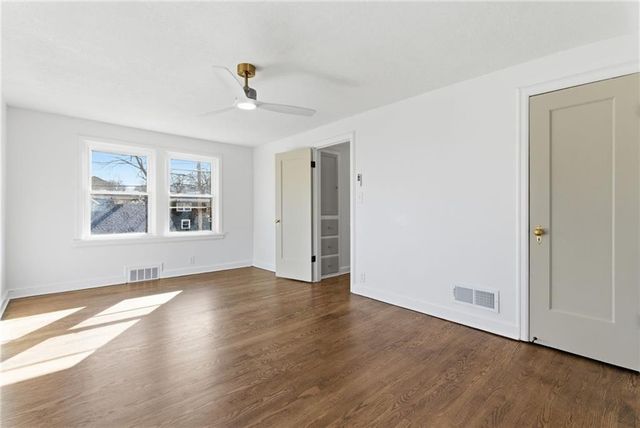 247 E 74th Terrace, Kansas City, MO 64114