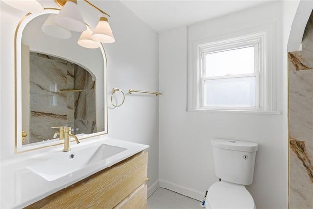 247 E 74th Terrace, Kansas City, MO 64114