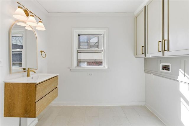 247 E 74th Terrace, Kansas City, MO 64114