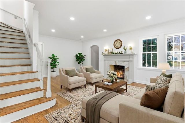 247 E 74th Terrace, Kansas City, MO 64114