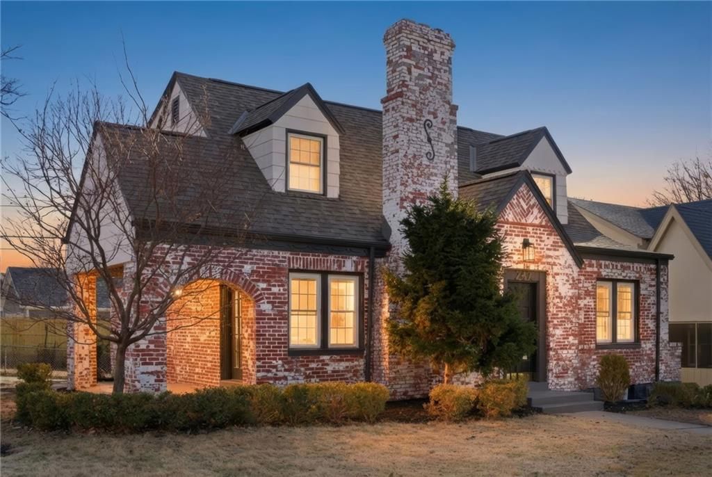 247 E 74th Terrace, Kansas City, MO 64114