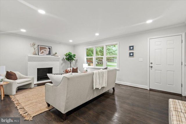 5423 EMERALD DR, Sykesville, MD 21784