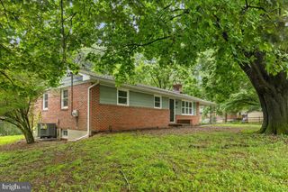 5423 EMERALD DR, Sykesville, MD 21784