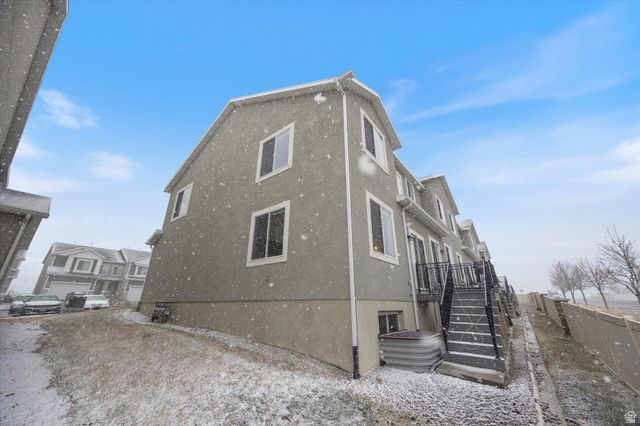 855 N GLENEAGLES CT, Tooele, UT 84074