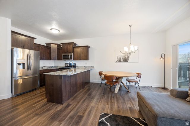 855 N GLENEAGLES CT, Tooele, UT 84074