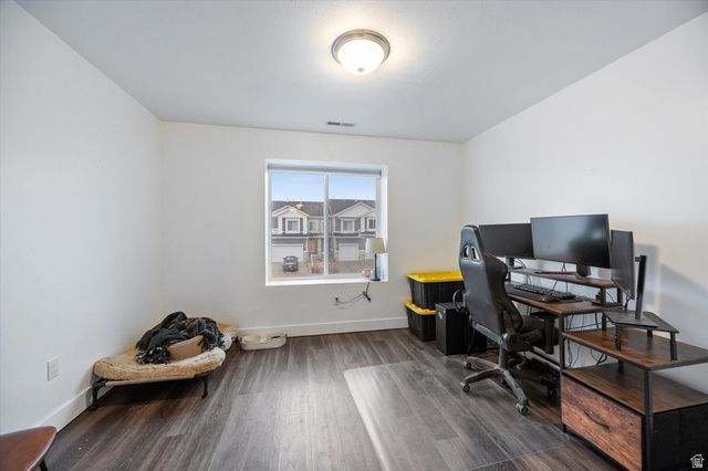 855 N GLENEAGLES CT, Tooele, UT 84074