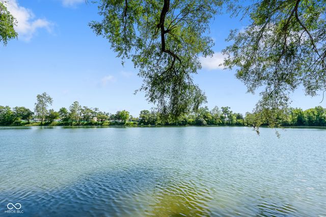 633 Mallards Crossing, Martinsville, IN 46151