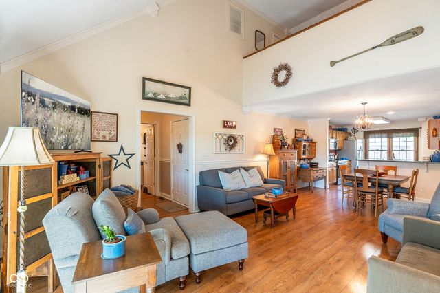 633 Mallards Crossing, Martinsville, IN 46151