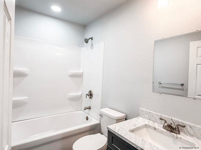 2415 E 10TH ST, Cheyenne, WY 82007