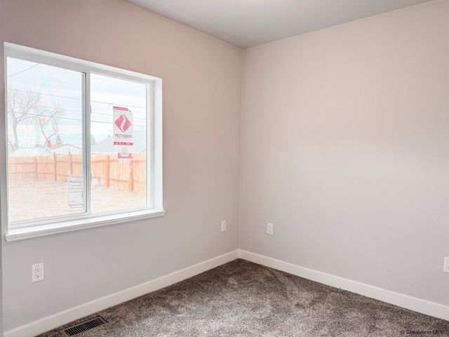 2415 E 10TH ST, Cheyenne, WY 82007