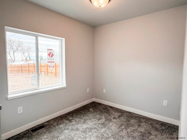 2415 E 10TH ST, Cheyenne, WY 82007