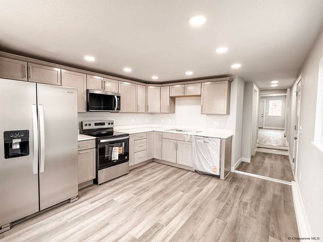 2415 E 10TH ST, Cheyenne, WY 82007