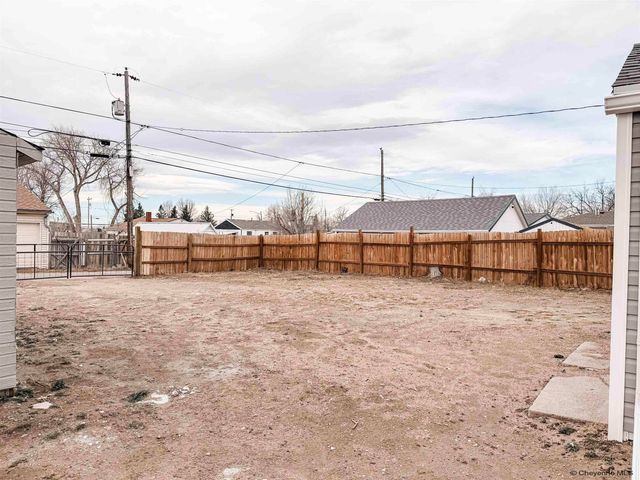 2415 E 10TH ST, Cheyenne, WY 82007