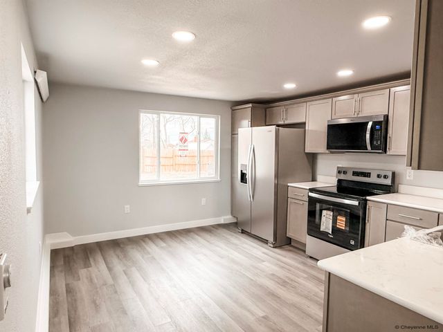 2415 E 10TH ST, Cheyenne, WY 82007