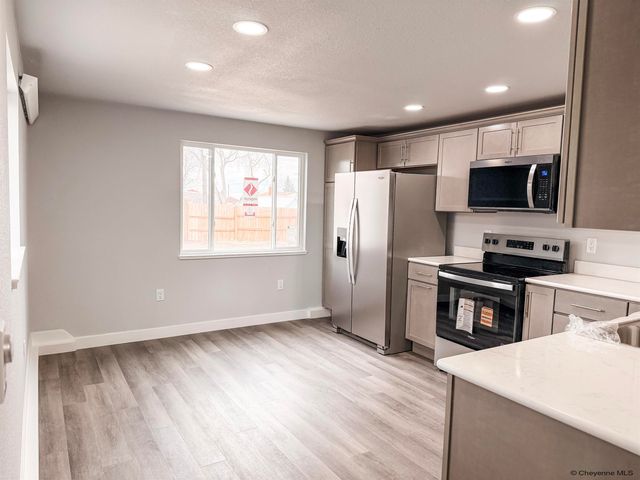 2415 E 10TH ST, Cheyenne, WY 82007
