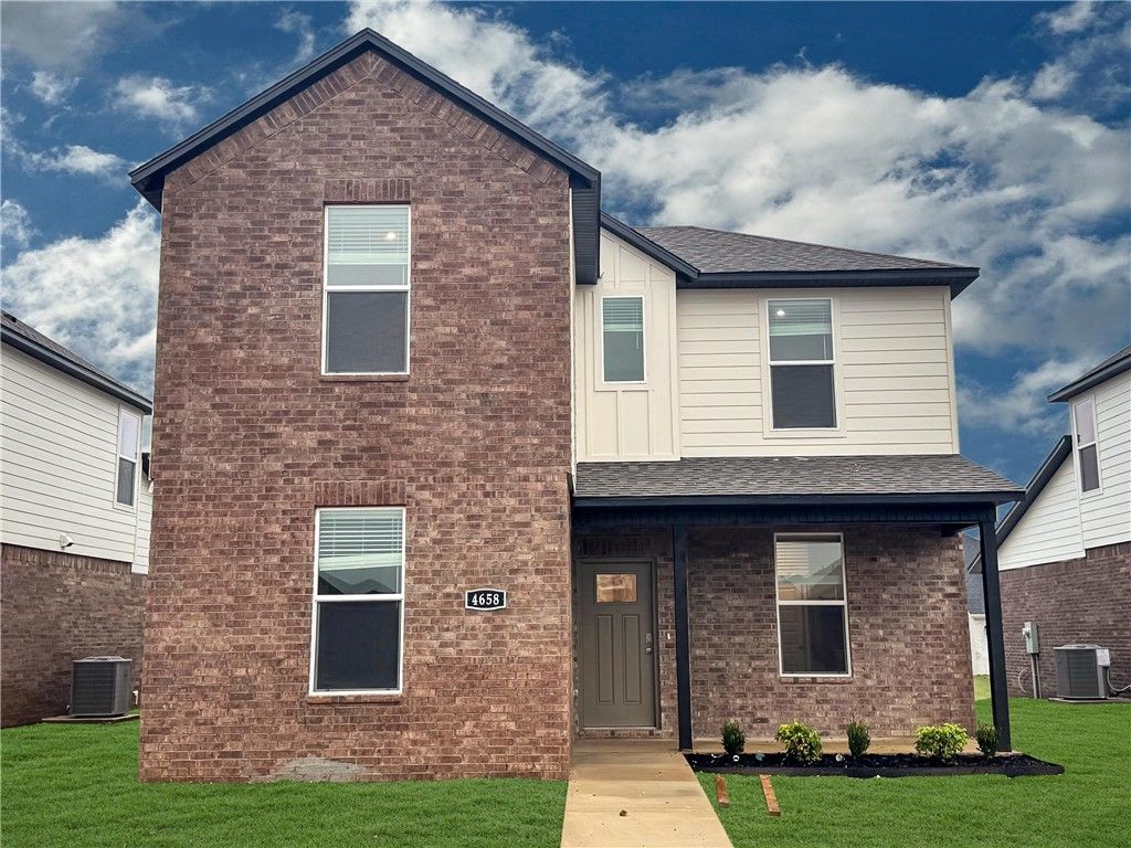 351 S Neon Avenue, Fayetteville, AR 72704