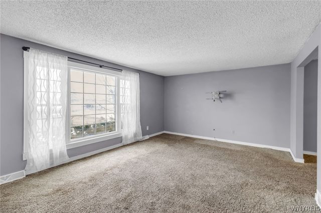 6825 Shawnee Road, Wheatfield, NY 14120