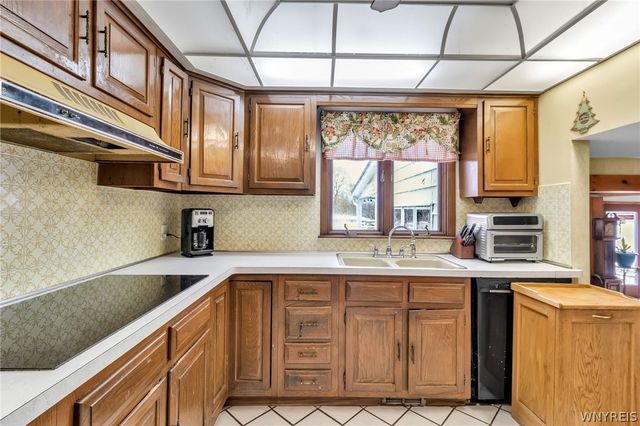 6825 Shawnee Road, Wheatfield, NY 14120