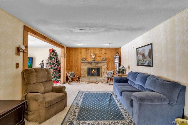 6825 Shawnee Road, Wheatfield, NY 14120