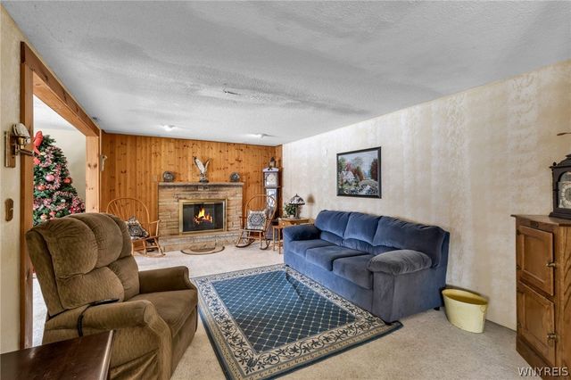 6825 Shawnee Road, Wheatfield, NY 14120