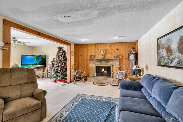 6825 Shawnee Road, Wheatfield, NY 14120