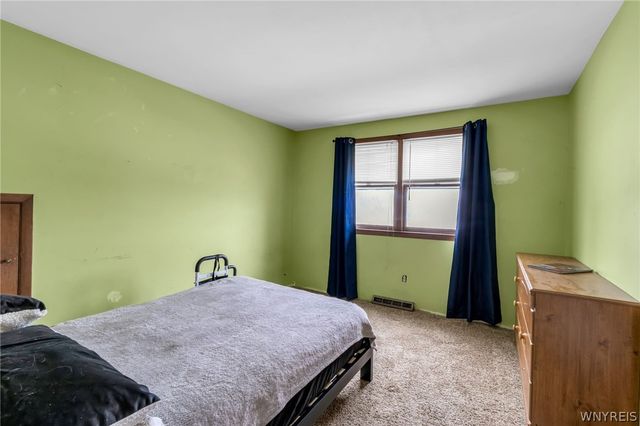 6825 Shawnee Road, Wheatfield, NY 14120