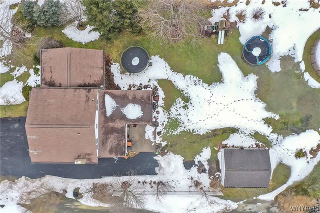 6825 Shawnee Road, Wheatfield, NY 14120