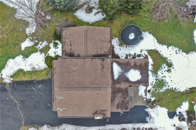 6825 Shawnee Road, Wheatfield, NY 14120