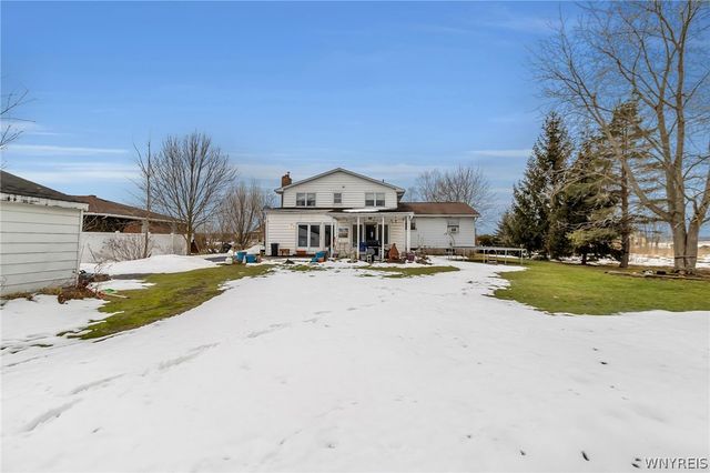 6825 Shawnee Road, Wheatfield, NY 14120