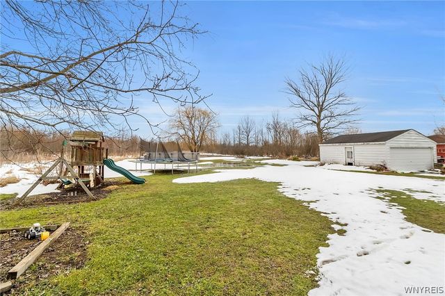 6825 Shawnee Road, Wheatfield, NY 14120