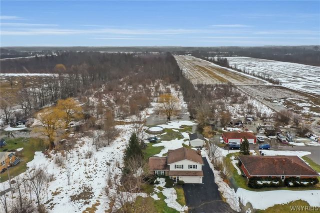 6825 Shawnee Road, Wheatfield, NY 14120