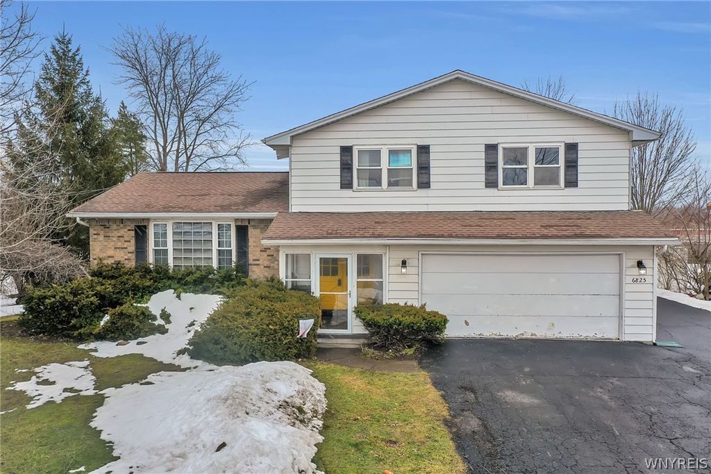 6825 Shawnee Road, Wheatfield, NY 14120