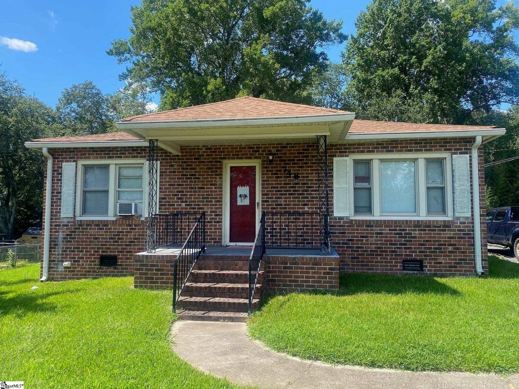 748 S Line Street, Greer, SC 29651