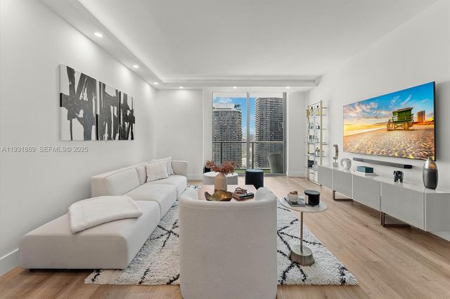 1100 S Miami Ave 4008, Miami, FL 33130