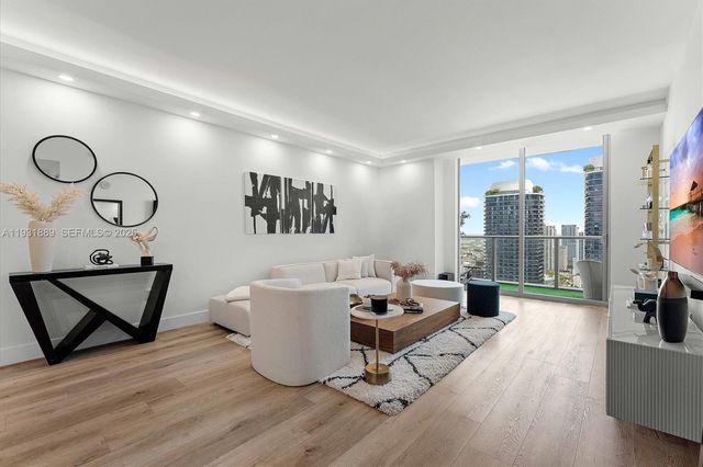 1100 S Miami Ave 4008, Miami, FL 33130