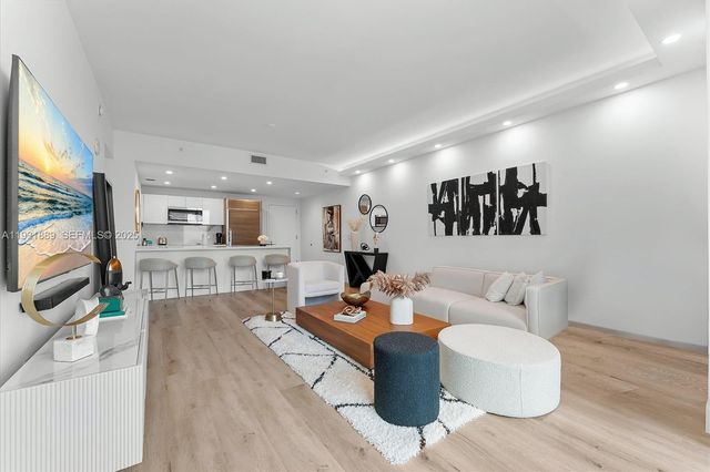 1100 S Miami Ave 4008, Miami, FL 33130