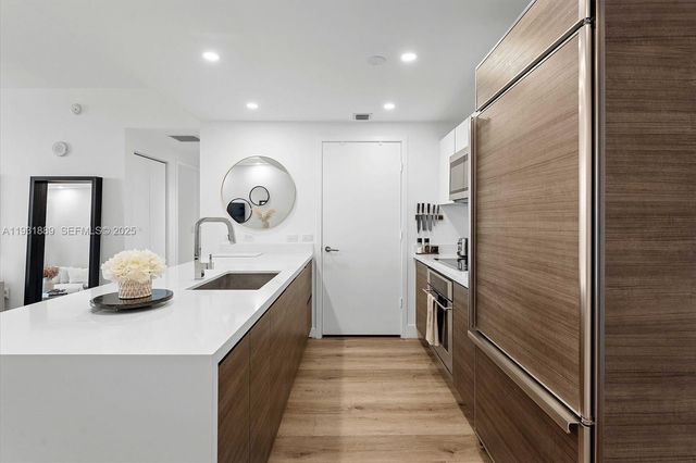 1100 S Miami Ave 4008, Miami, FL 33130