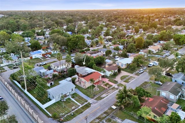 6404 Evans St, Hollywood, FL 33024