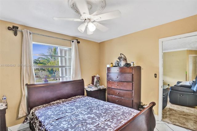 6404 Evans St, Hollywood, FL 33024