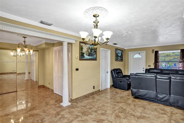 6404 Evans St, Hollywood, FL 33024