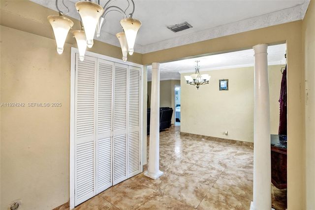 6404 Evans St, Hollywood, FL 33024