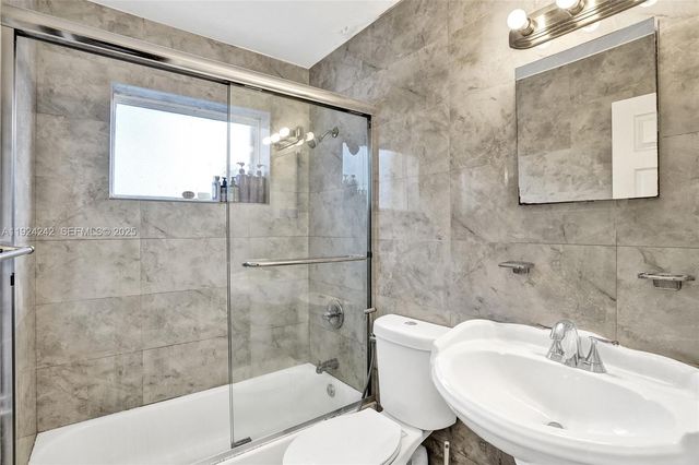 6404 Evans St, Hollywood, FL 33024