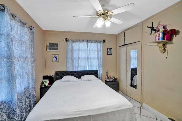 6404 Evans St, Hollywood, FL 33024