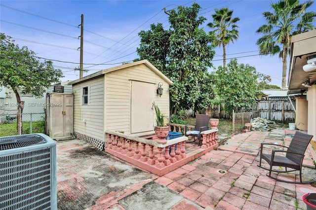 6404 Evans St, Hollywood, FL 33024