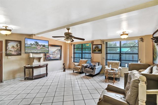 6404 Evans St, Hollywood, FL 33024