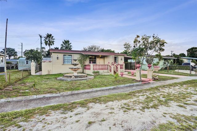 6404 Evans St, Hollywood, FL 33024