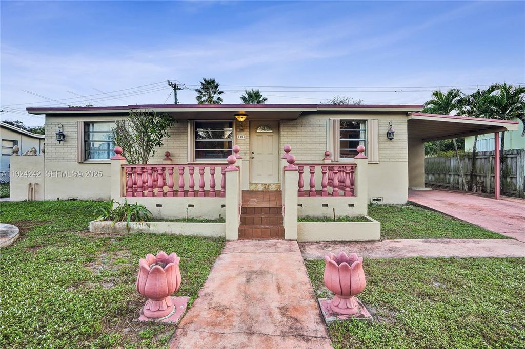 6404 Evans St, Hollywood, FL 33024